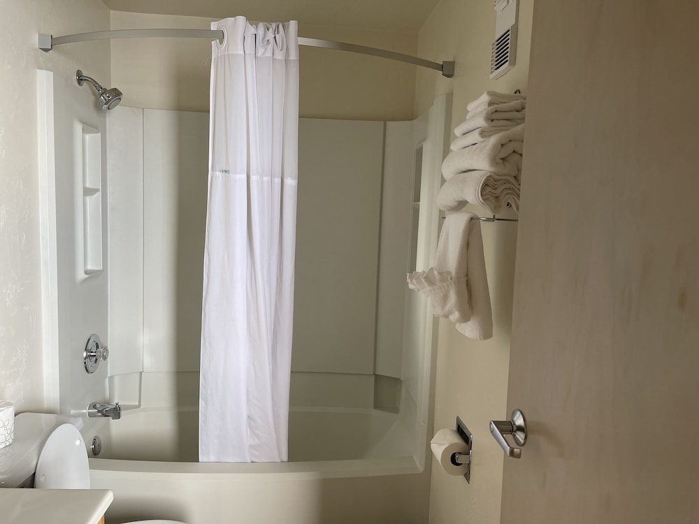 Super 8 by Wyndham Ketchikan - photo 6