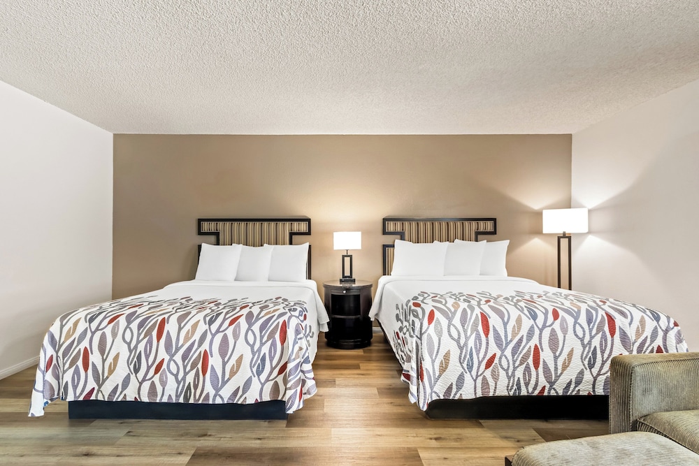 Red Roof Inn Ridgecrest - photo 16