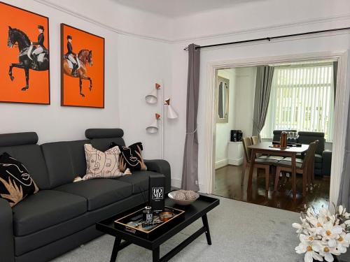 Spacious Home Sleeps 5 persons Minutes Walk from Anfield Stadium — 4-Star Luxury Hotel in Liverpool, United Kingdom
