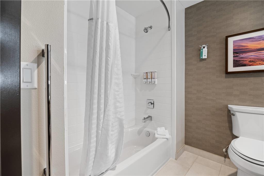 La Quinta Inn & Suites by Wyndham La Habra - photo 73