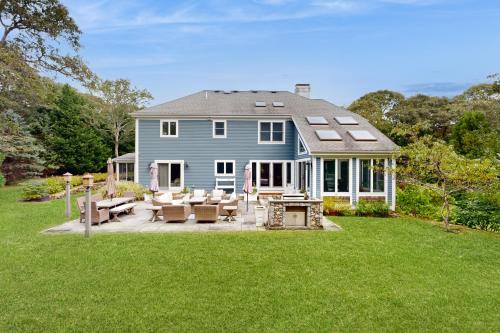 Bird’s Paradise in Oak Bluffs, United States