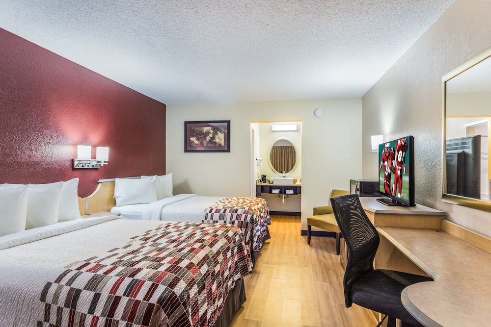 Red Roof Inn Williamsburg - photo 2