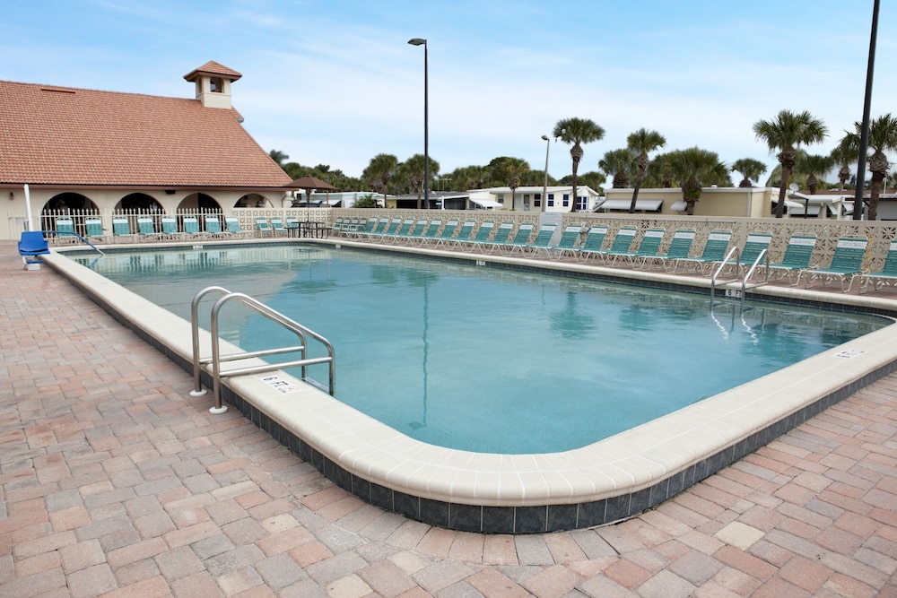 Siesta Bay RV Resort - photo 11