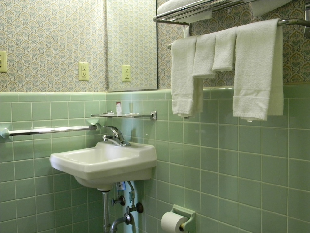 Fairfax Motel - photo 15