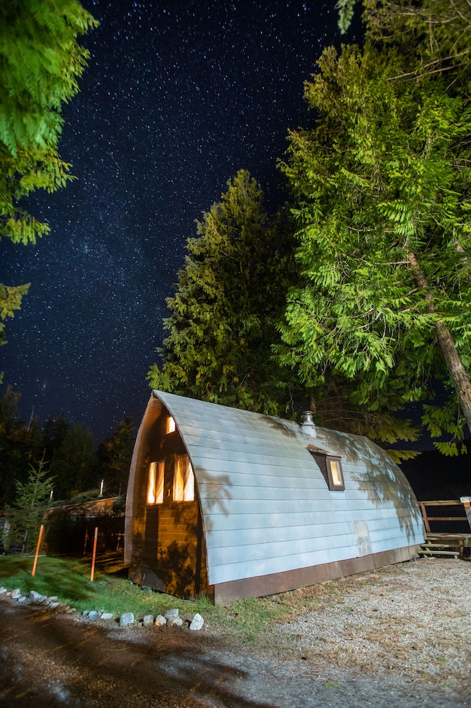 Backeddy Resort and Marina in Vancouver, Canada