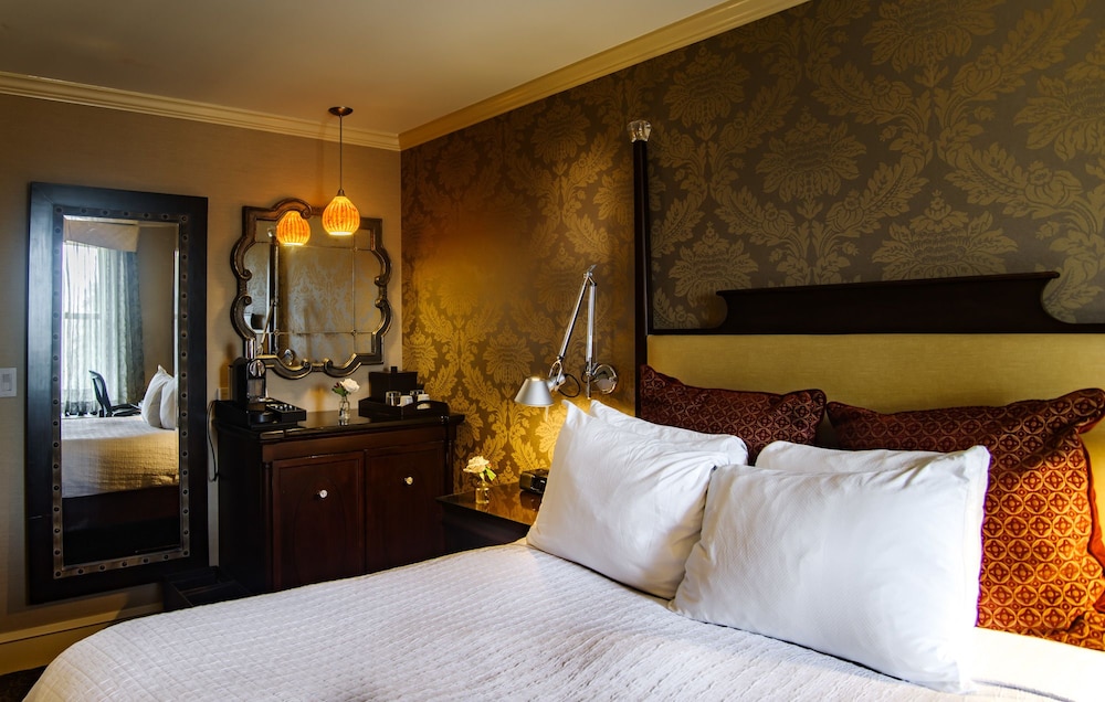 Chestnut Hill Hotel - photo 14