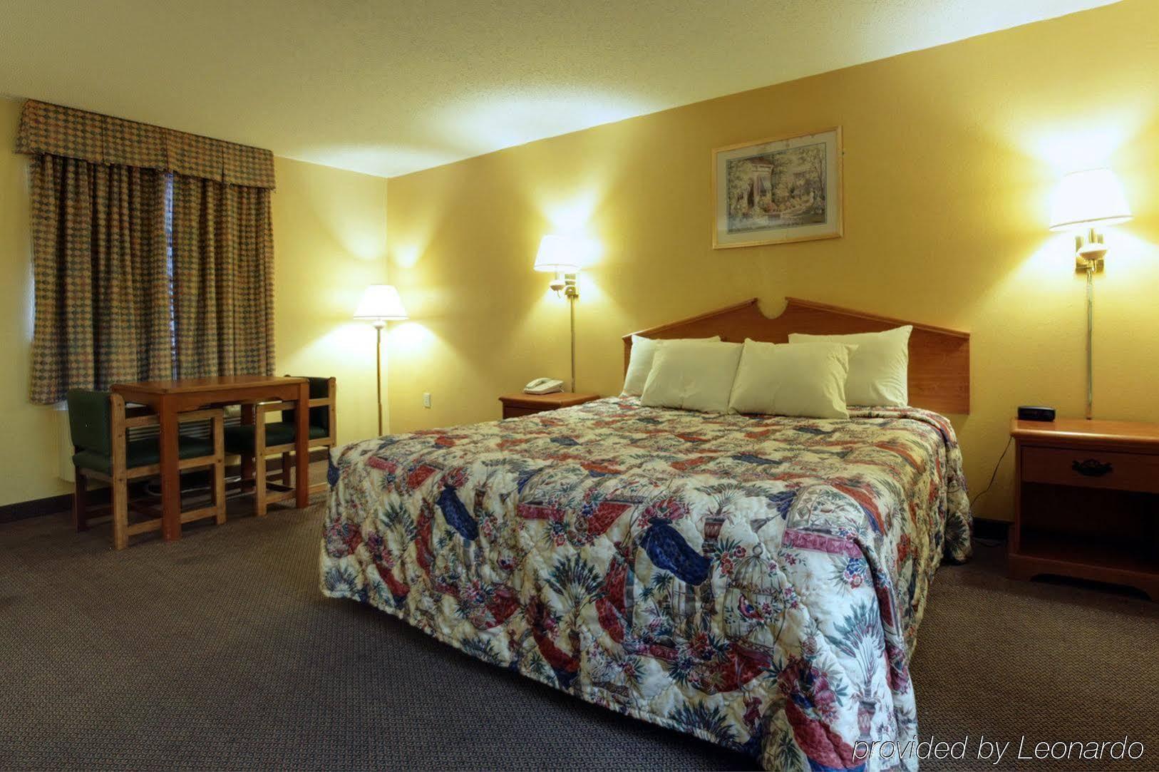 Americas Best Value Inn & Suites Senatobia - photo 3