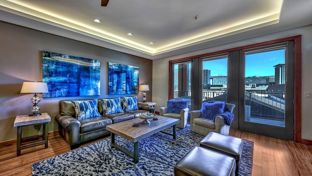 Luxury 3Br Residence steps from Heavenly Village & Gondola 3 Bedroom Condo by RedAwning — 4-Star Luxury Hotel in South Lake Tahoe, United States
