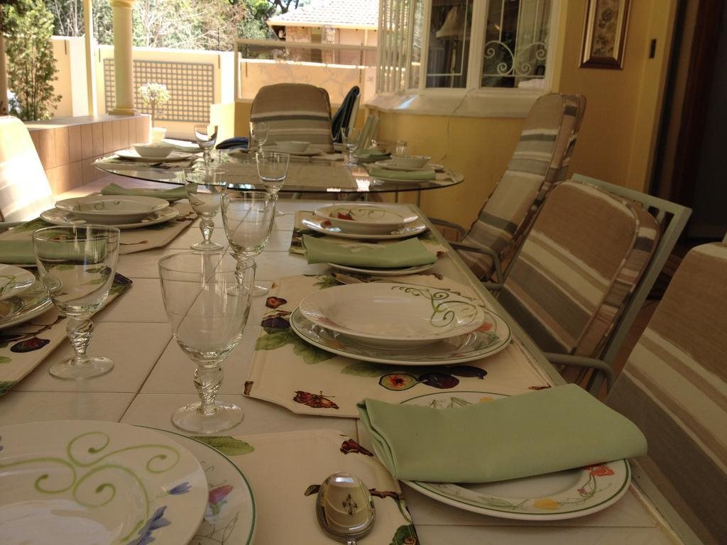 Chateau de Carolle — 4-Star Luxury Hotel in Randburg, South Africa