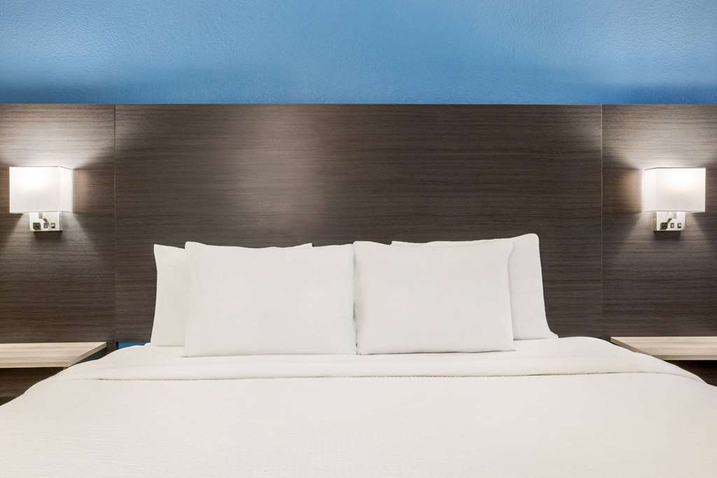 La Quinta Inn by Wyndham San Antonio I 35 N at Toepperwein - photo 25