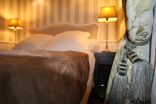 ParisInteriorsRentals Beautiful Le Marais NOTRE DAME Appartement — 4-Star Luxury Hotel in Paris, France