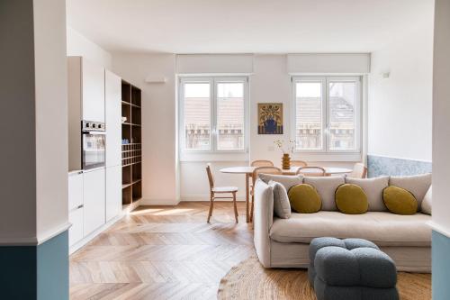 Easylife Milano Settembrini 49 Centrale — 4-Star Luxury Hotel in Milan, Italy