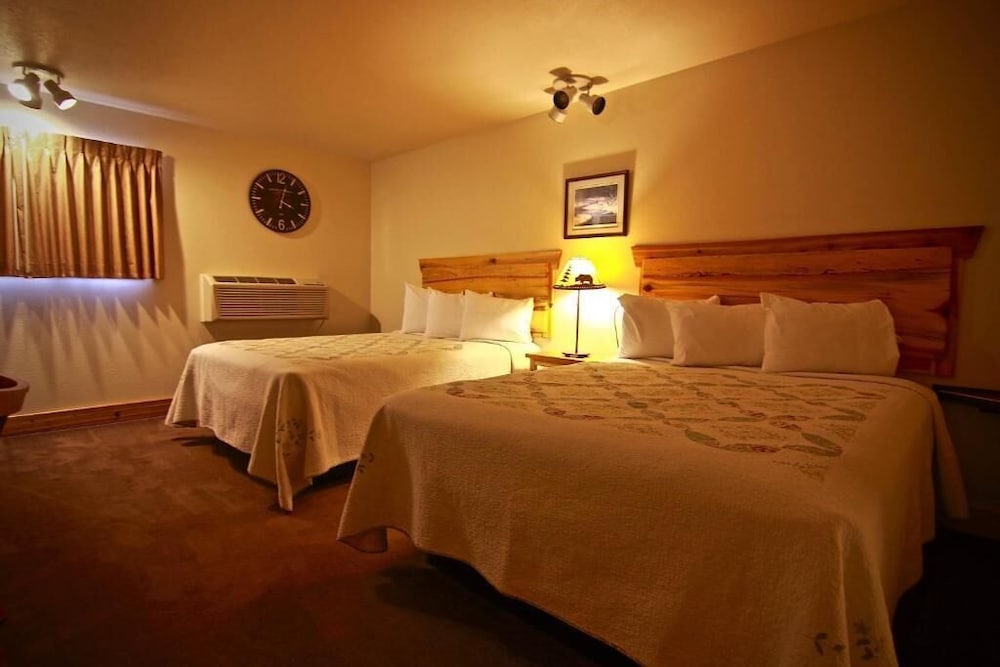 Yellowstone Village Inn and Suites - photo 6