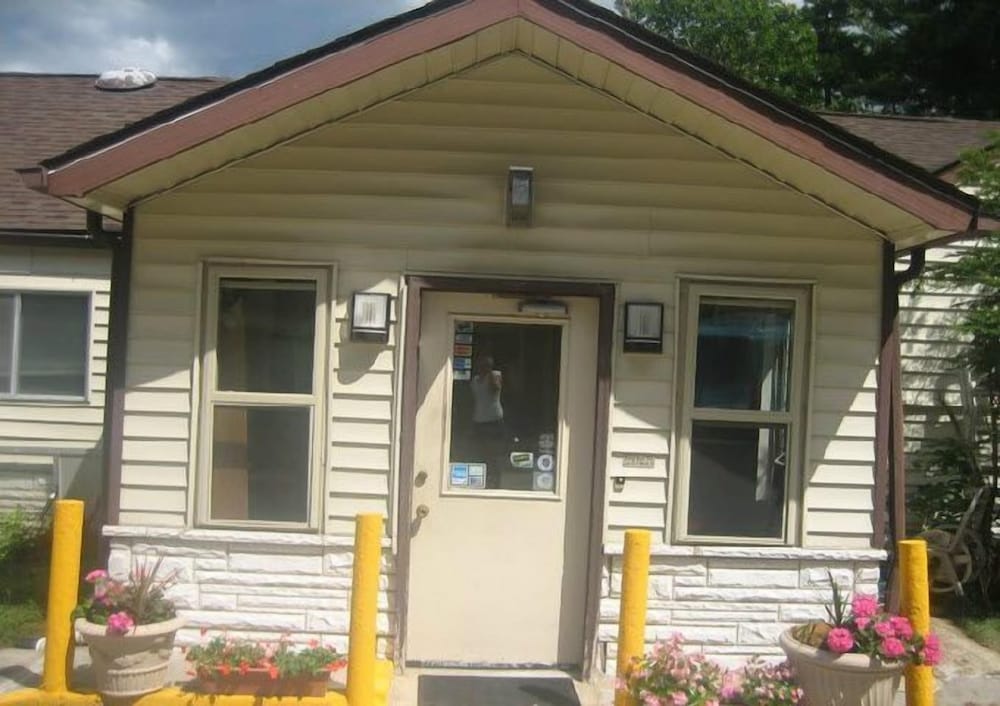 Gratiot View Motel - photo 60