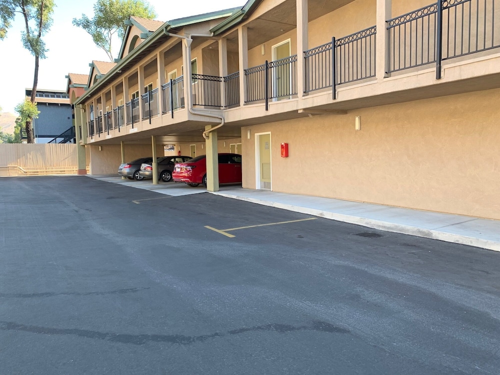 Olive Tree Inn & Suites by Howard Johnson WYNDHAM - photo 42