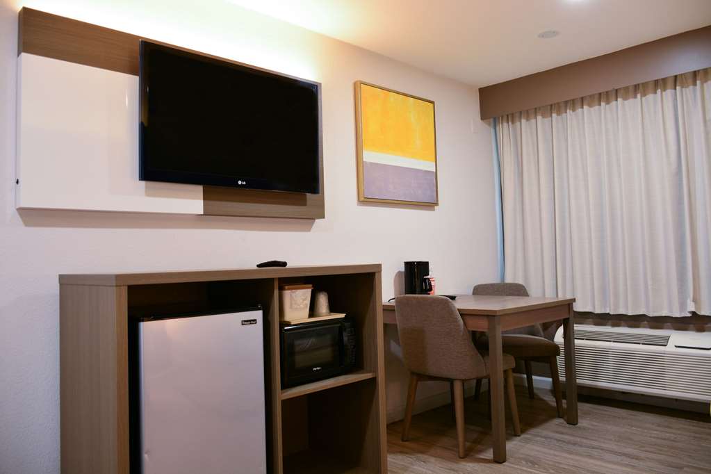 Comfort Inn & Suites Moreno Valley near March Air Reserve Base - photo 3