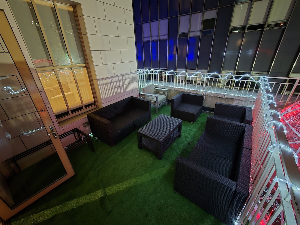 Indigo Newark Downtown Hotel - photo 22