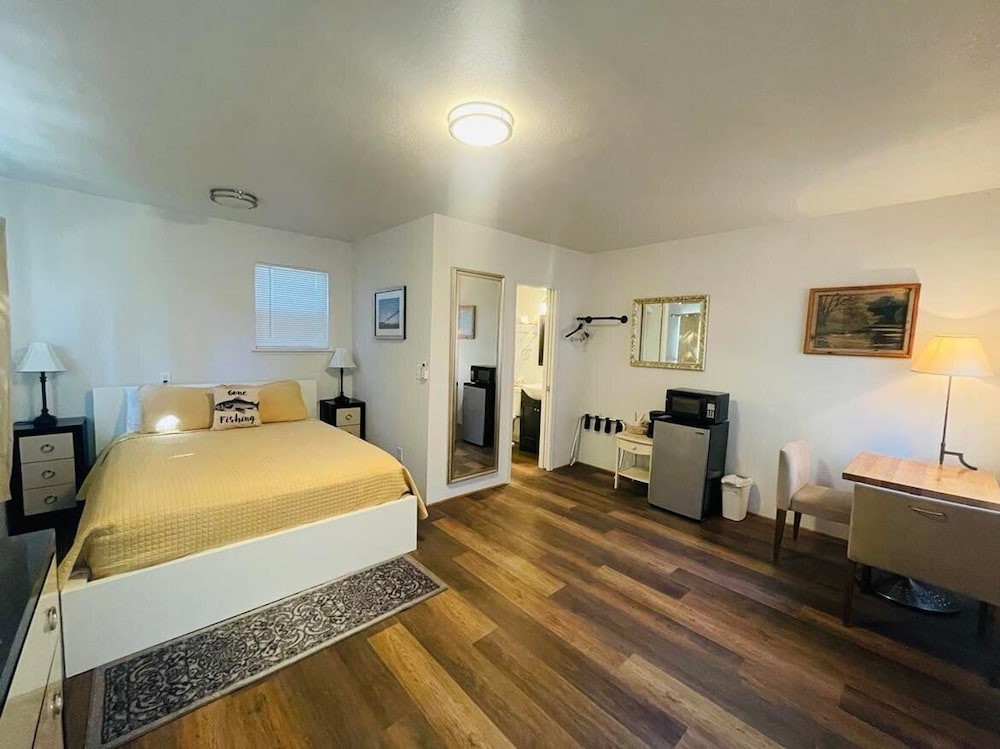 Riverfront Lodging - photo 14