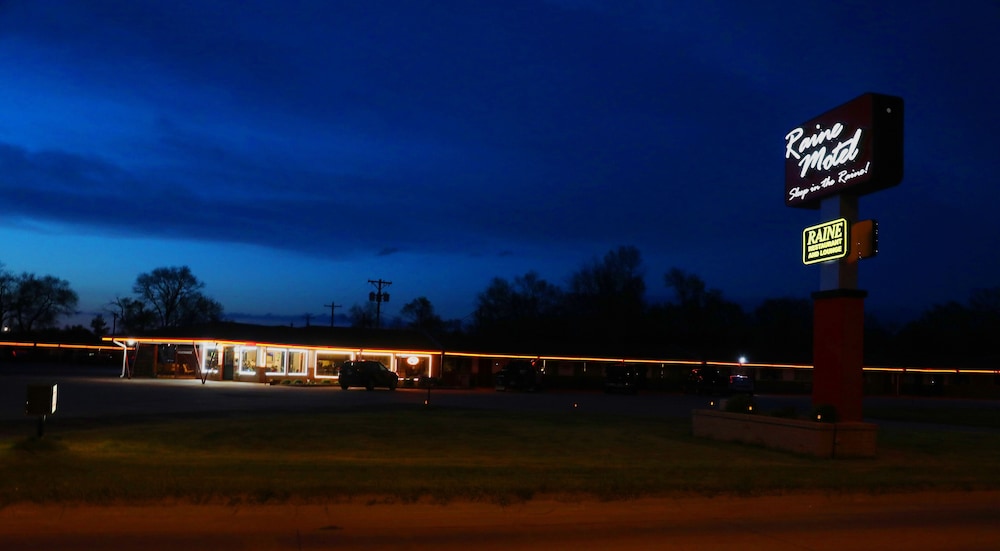 Raine Motel - photo 102