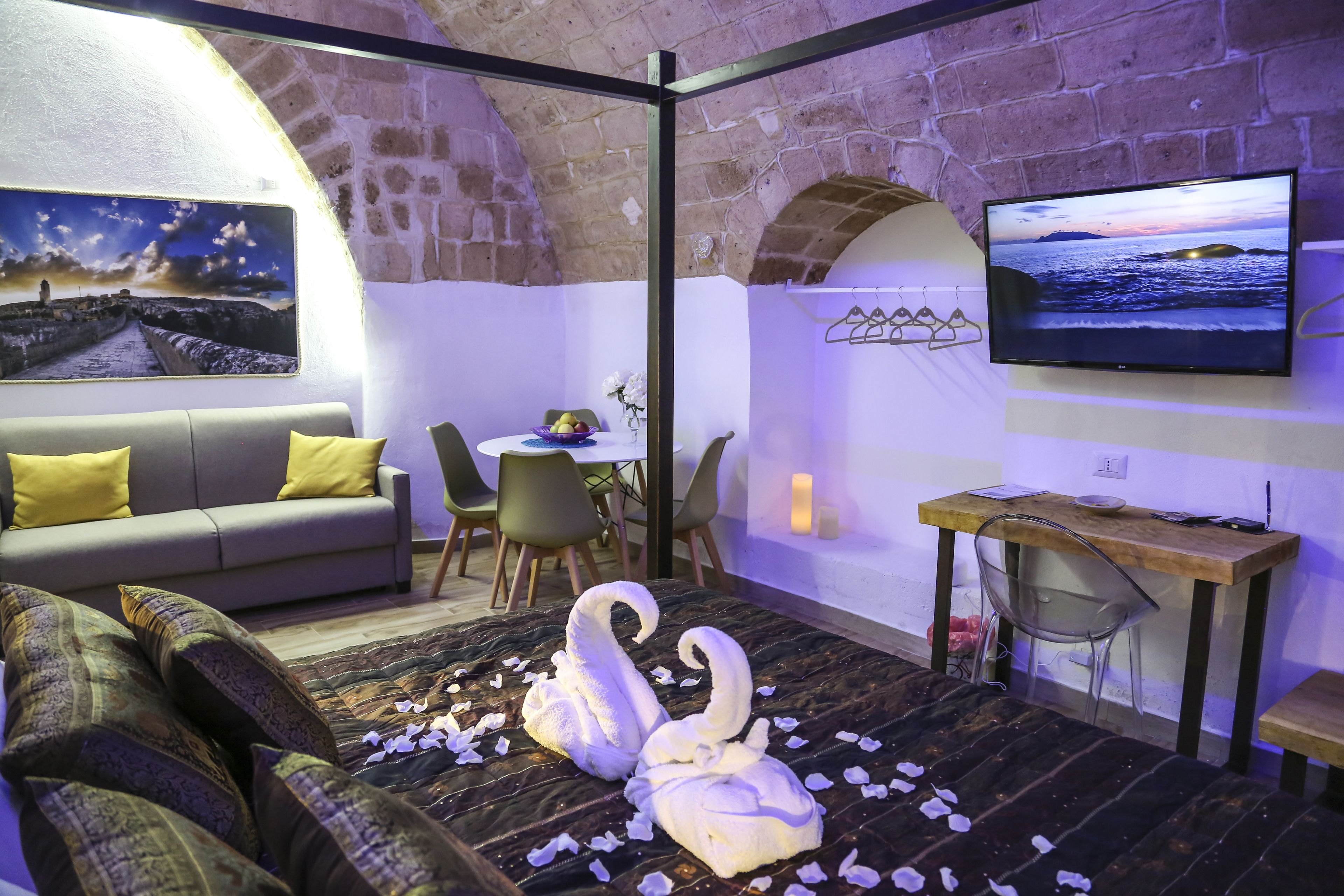 The Bridge Suites — 4-Star Luxury Hotel in Gravina In Puglia, Italy