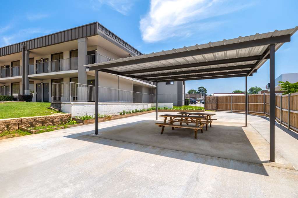 Super 8 by Wyndham Longview North - photo 25