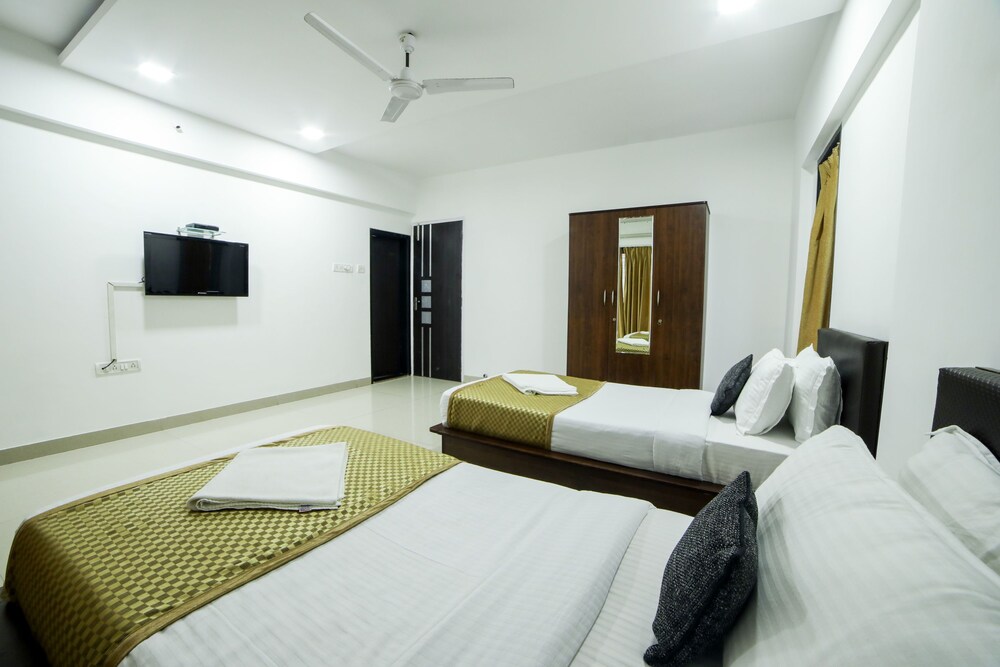 OYO 7150 Apartment Metro View Residency
