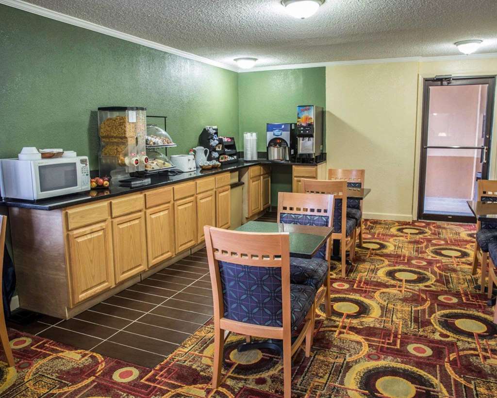 Rodeway Inn & Suites Plymouth Hwy 64 - photo 24