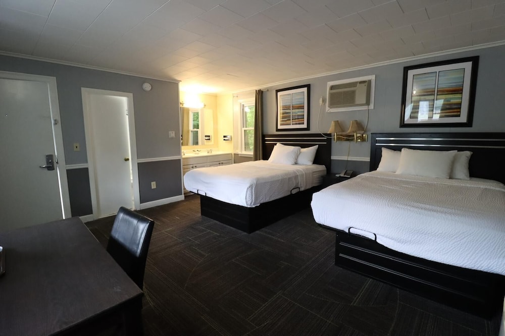 Travelodge by Wyndham Lincoln Near White Mountain - photo 7