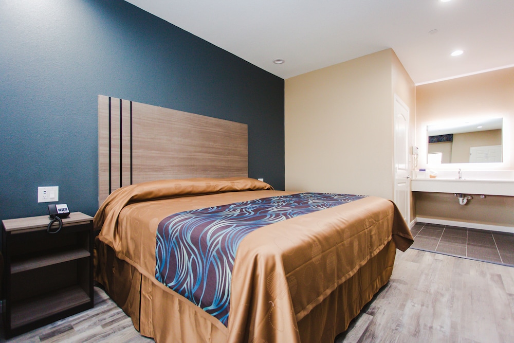 Budget Host Inn and Suites - photo 20