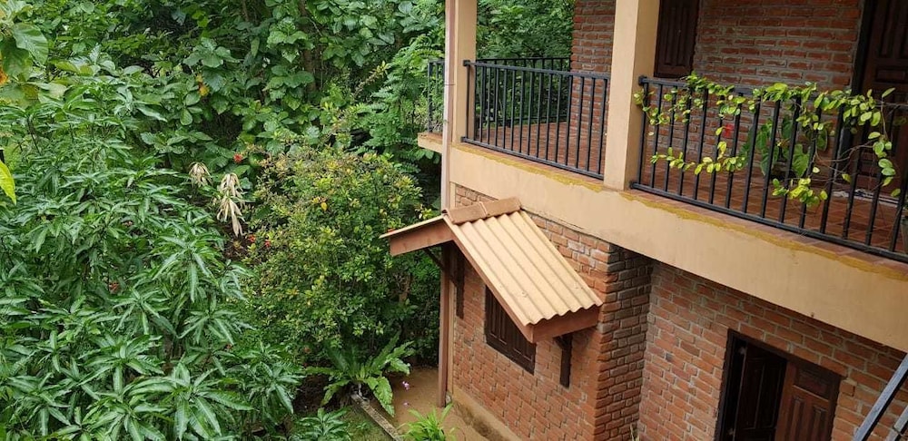 Border - carbon neutral hotel in Sigiriya