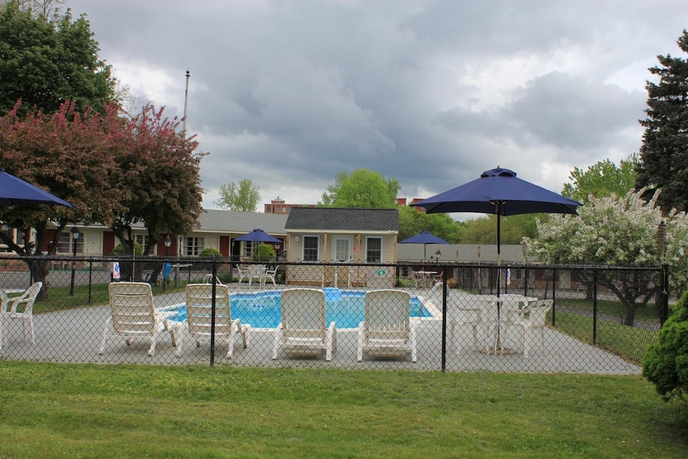 Berkshire Inn - photo 23