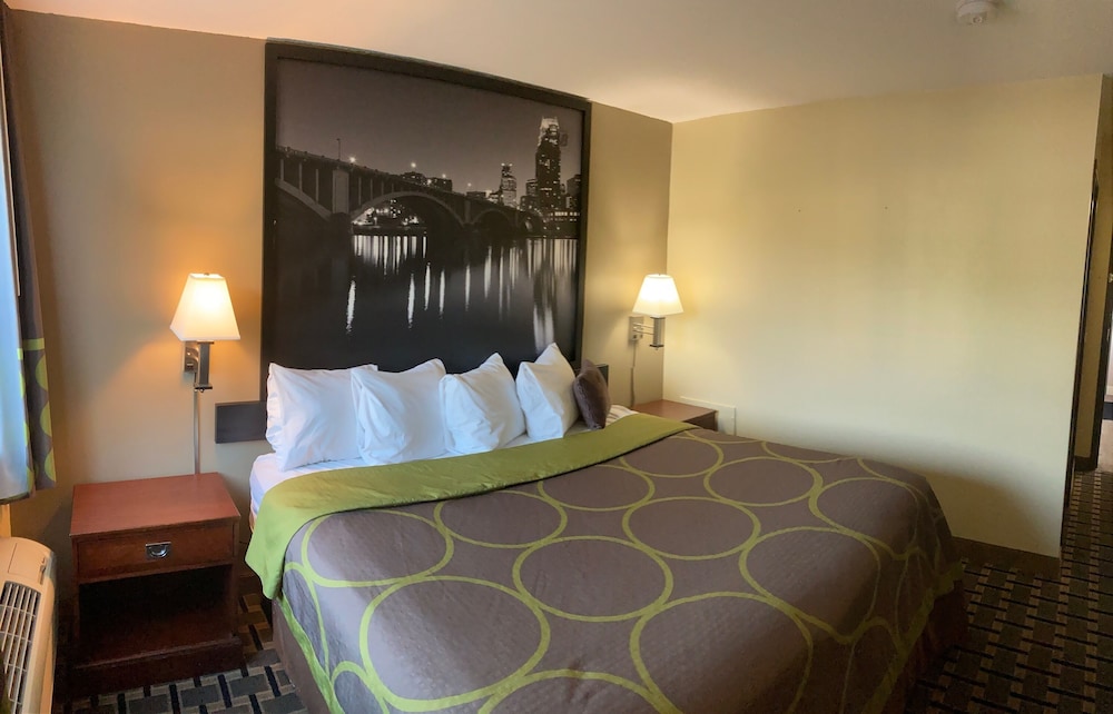 Super 8 by Wyndham Chisago City - photo 9