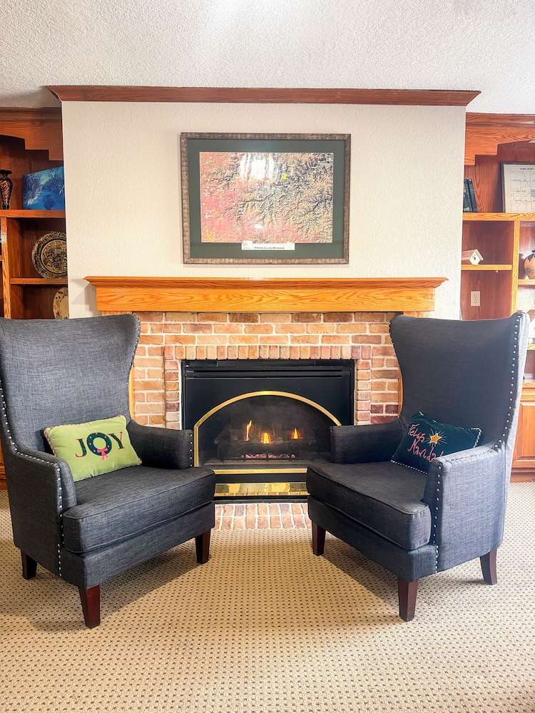 Country Trails Inn & Suites - photo 31