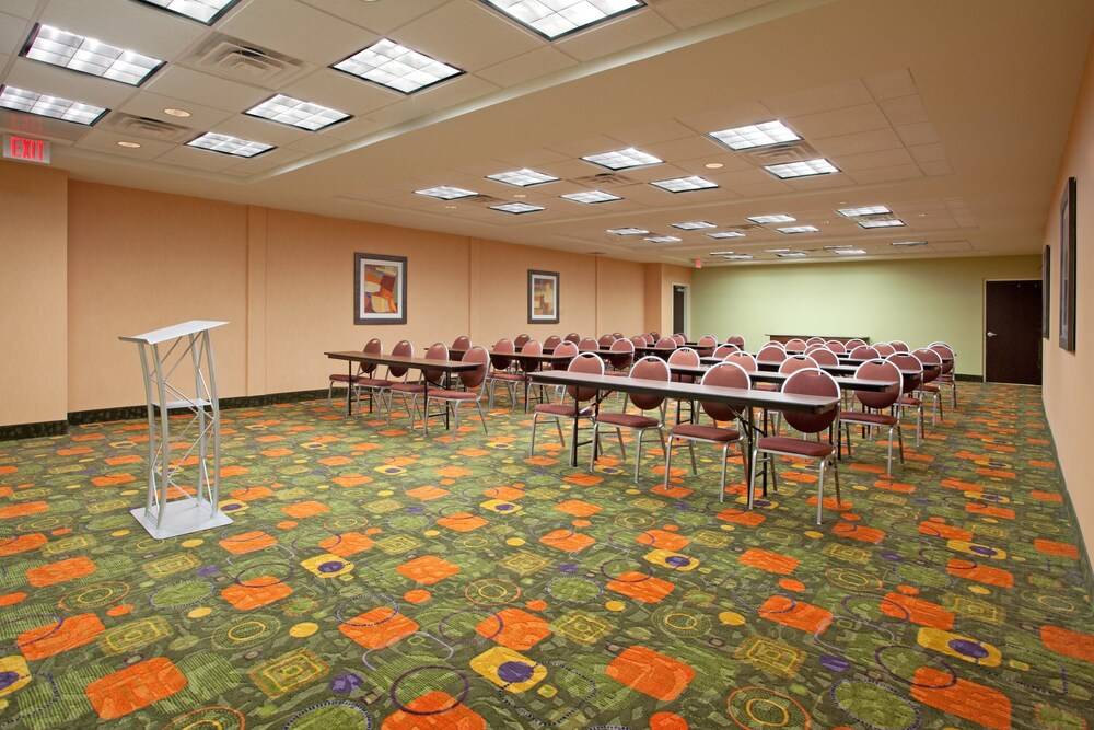 Holiday Inn Express & Suites Clemson by IHG - photo 34