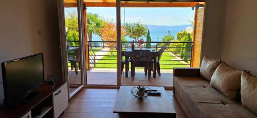 Lake House Paradise — 4-Star Luxury Hotel in Ohrid, Republic of Macedonia