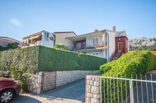 Rooms Sale Marija in Baska, Croatia