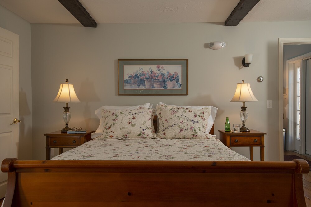 Liberty Hill Inn - photo 18