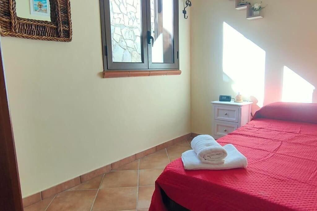Villa Belvedere di Altavilla with Pool and Near The Sea — 4-Star Luxury Hotel in Altavilla Milicia, Italy