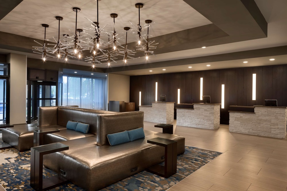 Embassy Suites by Hilton Columbus - photo 9