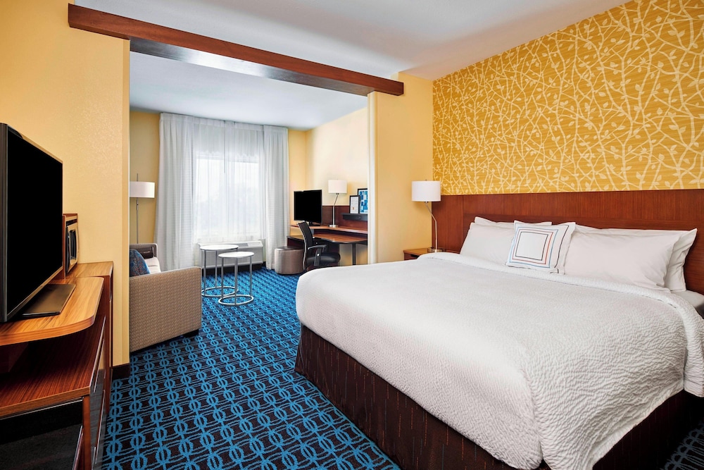 Fairfield Inn & Suites by Marriott Alexandria - photo 4