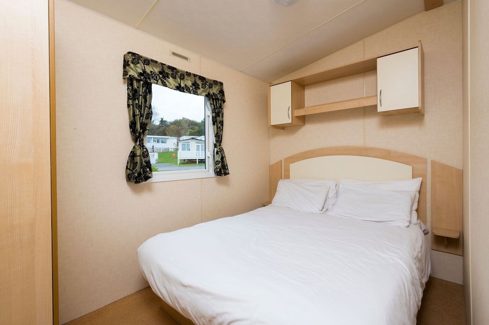 Whitecliff Bay Holiday Park — 4-Star Luxury Hotel in Bembridge, United Kingdom