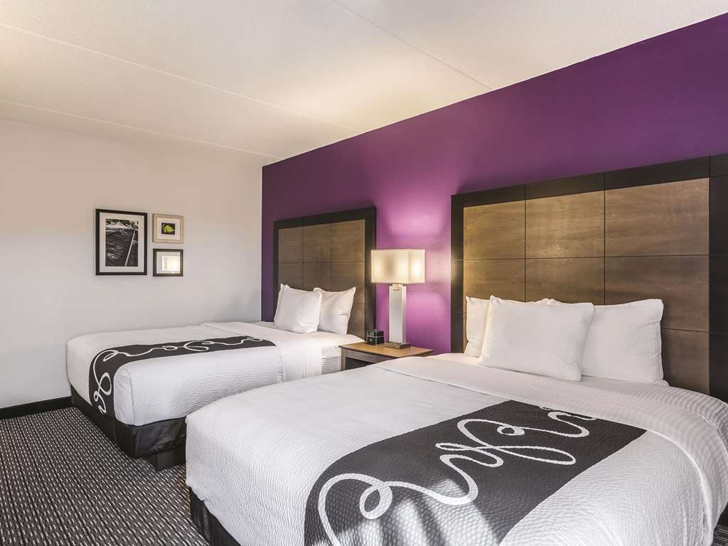 La Quinta Inn & Suites by Wyndham Columbia Fort Meade - photo 15