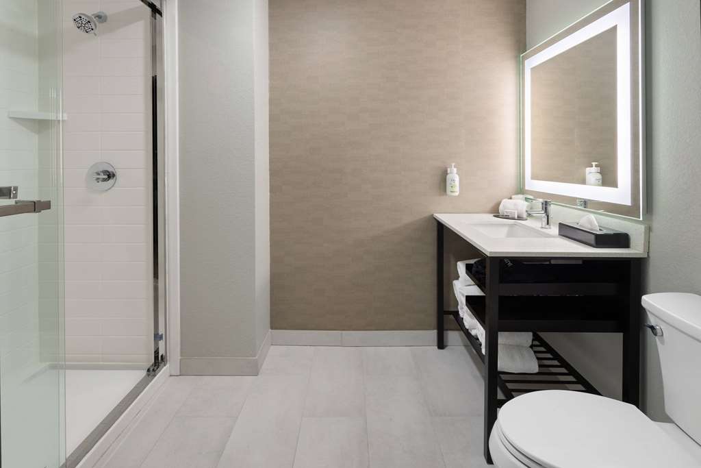 La Quinta Inn & Suites by Wyndham Memphis I 240 - photo 15