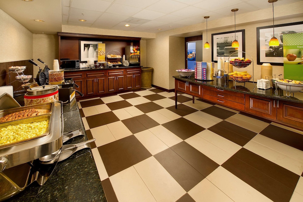 Hampton Inn & Suites San Antonio Airport - photo 23