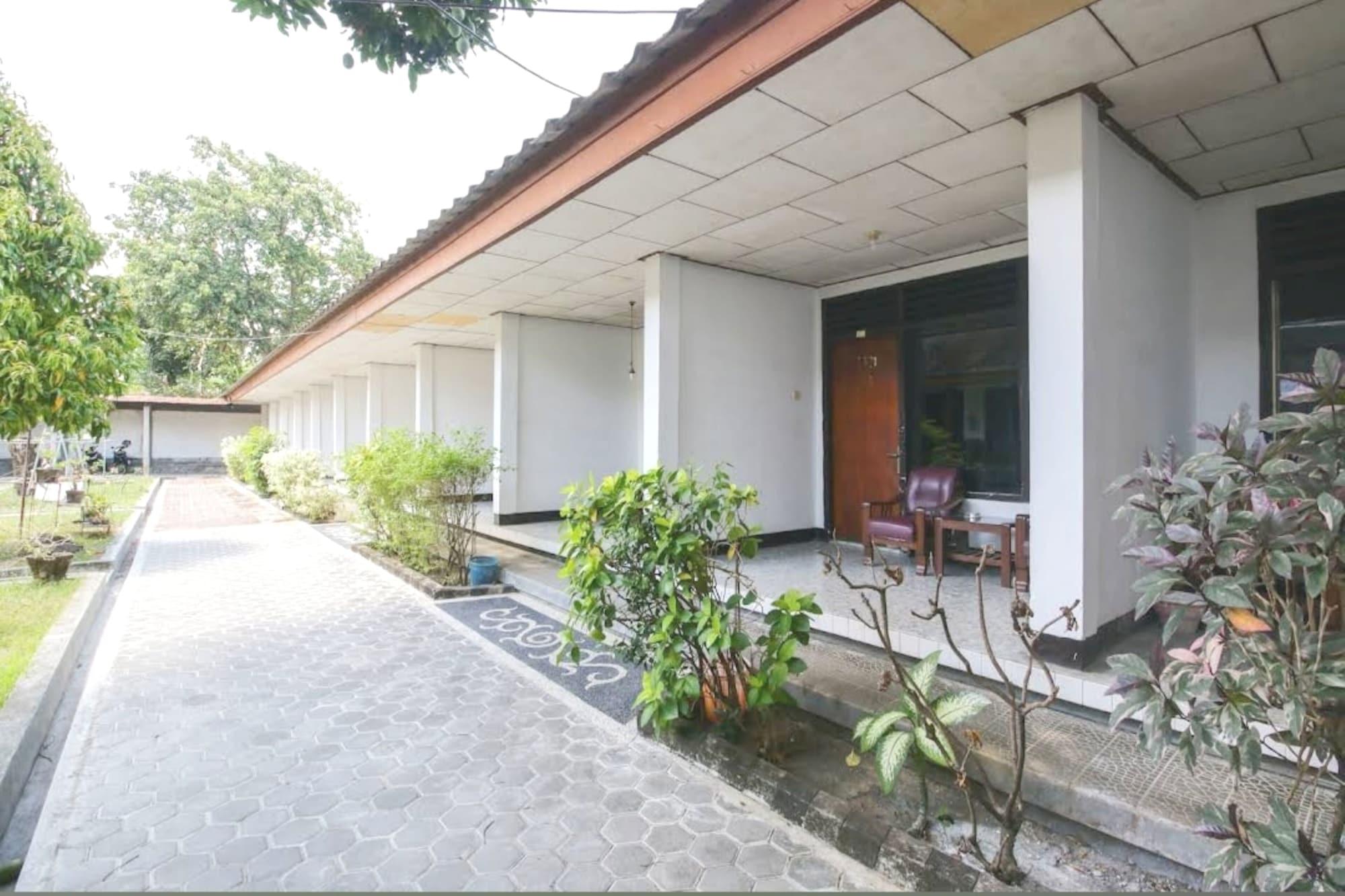 Hotel O Losmen Ida Near PT. Narmada Awet Muda — Narmada — photo 4
