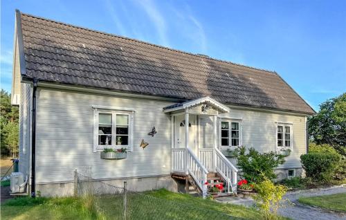 3 Bedroom Cozy Home In Sölvesborg — 4-Star Luxury Hotel in Soelvesborg, Sweden