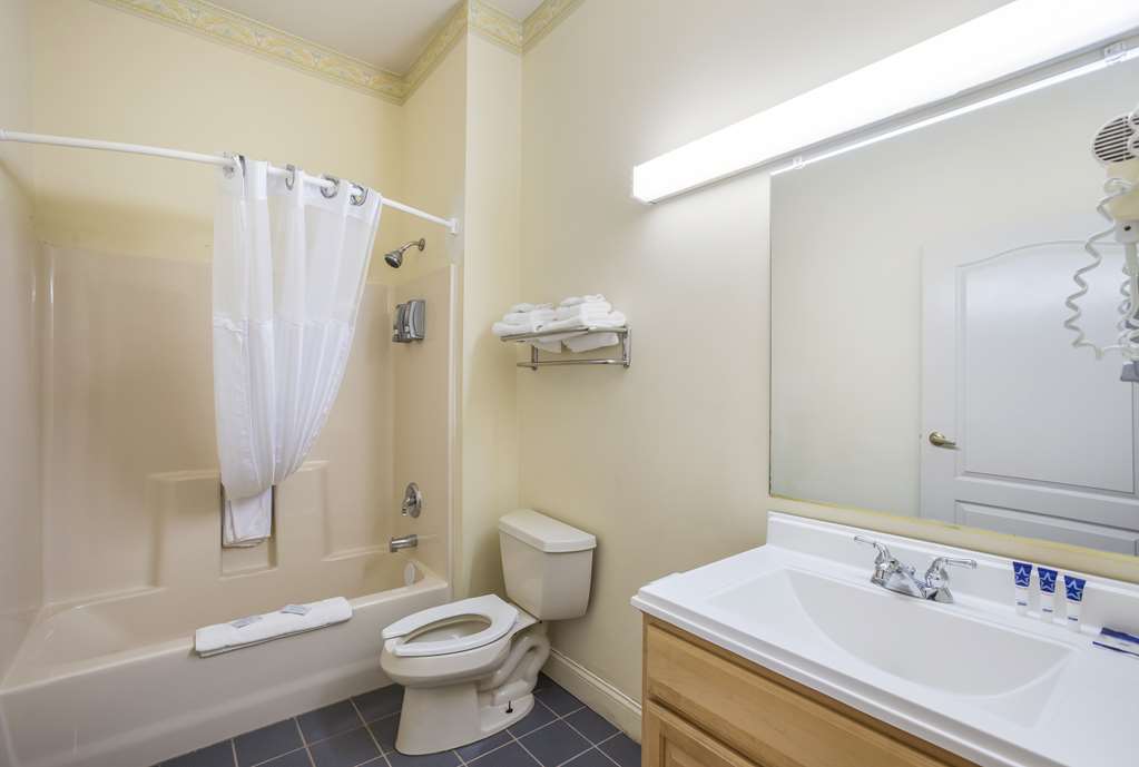 Americas Best Value Inn & Suites Three Rivers - photo 14
