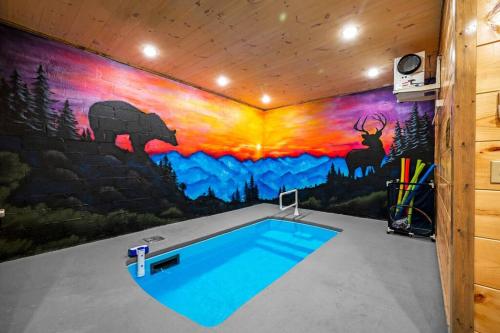Tranquility Mountain Cabin Indoor Pool Hot Tub Games Views — 4-Star Luxury Hotel in Sevierville, United States