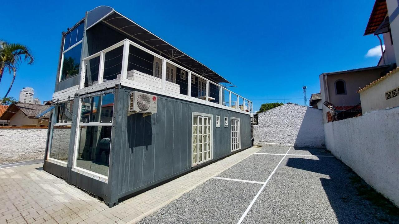 Marco Zero Containers Próximo à Roda Gigante