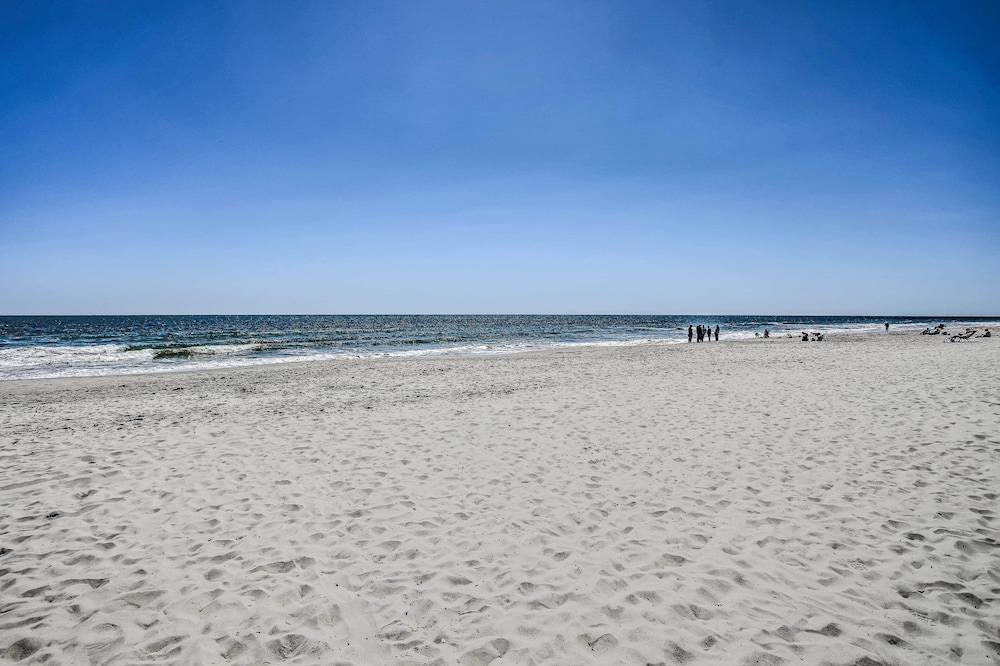 Beach & Pool Access: Resort style Myrtle Beach Gem - photo 30